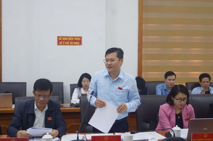 Đại biểu HĐND tỉnh tham gia ý kiến tại Kỳ họp.