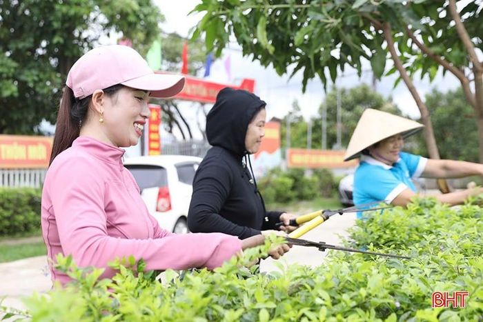  Sau đại hội chi bộ, cán bộ, đảng viên và Nhân dân thôn Hoa Tân (Kỳ Hoa) bắt tay vào triển khai các phần việc nhằm cụ thể hóa nghị quyết. 