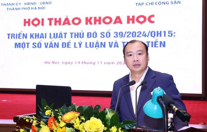 PGS.TS Lê Hải Bình, Ủy viên Dự khuyết Trung ương Đảng, Tổng Biên tập Tạp chí Cộng sản phát biểu đề dẫn hội thảo. Ảnh: Văn Điệp - TTXVN