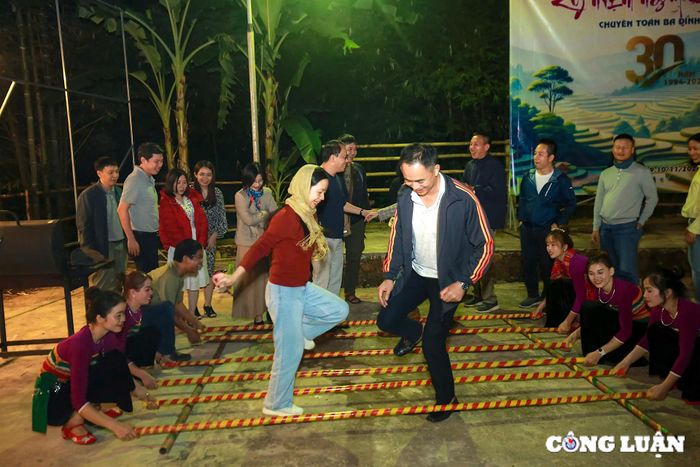Du khách được trải nghiệm các hoạt động mang đậm bản sắc văn hóa dân