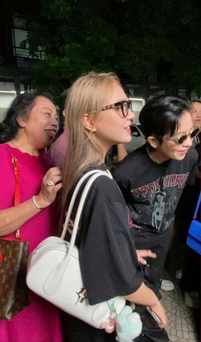 Xoài Non "ra mắt" phụ huynh của Gil Lê thành công.