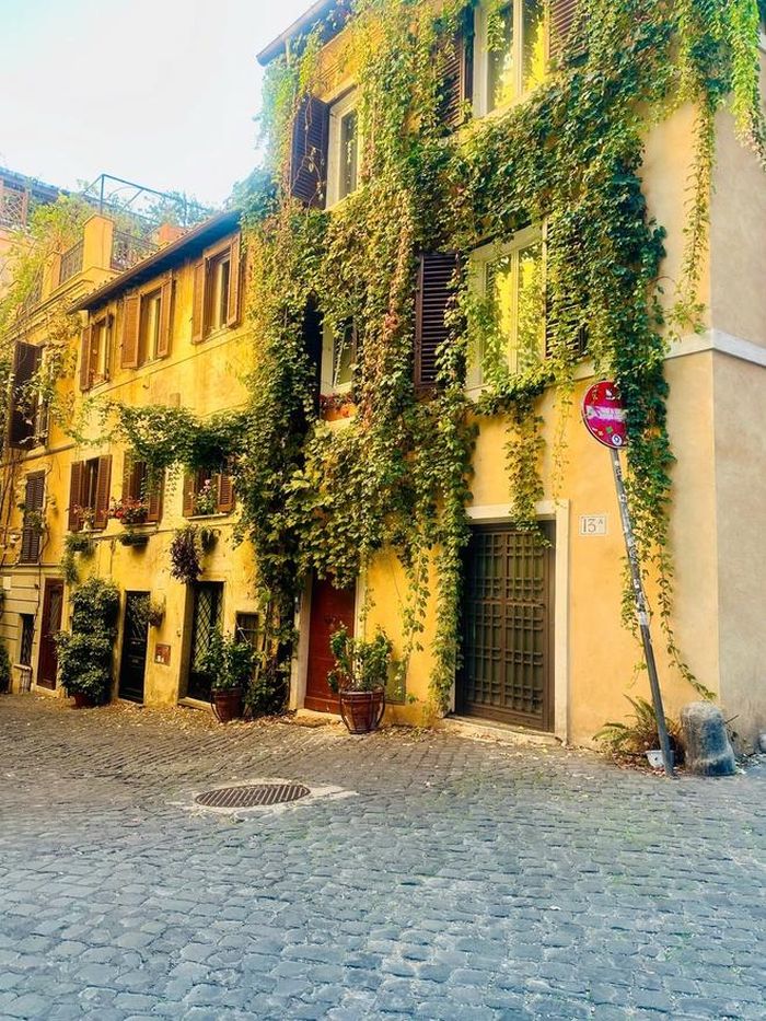 Đường phố luôn vắng bóng trẻ thơ tại Italia. Ảnh: Tô Phương Thủy