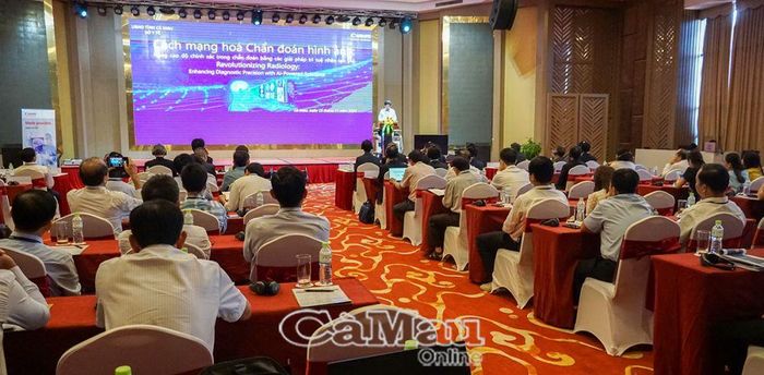 Đại biểu tham dự hội thảo.