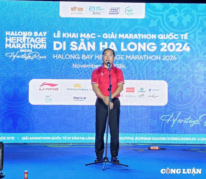  Ông Nguyễn Thanh Tùng - Phó Giám đốc Sở Văn hóa và Thể thao Quảng Ninh phát biểu tại Lễ khai mạc Giải. 