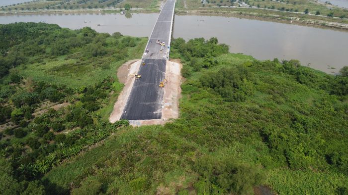  Một đầu cầu Vàm Cái Sứt chưa có đường kết nối 