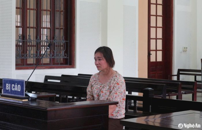 Bị cáo Lương Thị Hương tại phiên tòa. Ảnh: Trần Vũ
