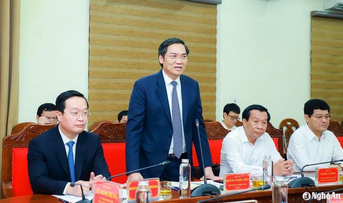 Đồng chí Hoàng Nghĩa Hiếu - Phó Bí thư Thường trực Tỉnh ủy phát biểu tại cuộc làm việc. Ảnh: Thành Duy