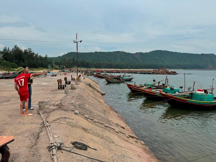 Diện tích đất thuê để xây dựng công trình ngầm và đất có mặt nước ngầm ven biển được cho thuê sẽ phải trả tiền thuê đất. Ảnh: Nguyễn Hải