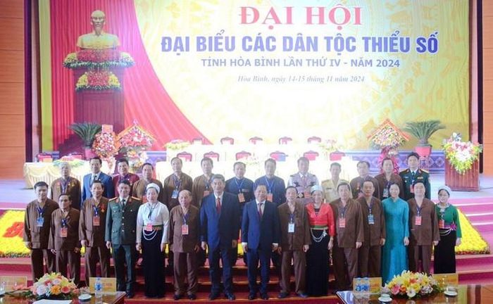  Các đại biểu tham dự Đại hội đại biểu các DTTS tỉnh Hòa Bình lần thứ IV 