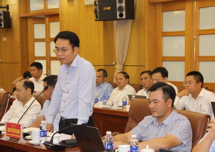 Phó Tổng giám đốc TKV Nguyễn Huy Nam TKV nhấn mạnh, TKV đã đẩy mạnh sản xuất, nhập khẩu than pha trộn, đảm bảo nguồn than cung cấp cho sản xuất điện
