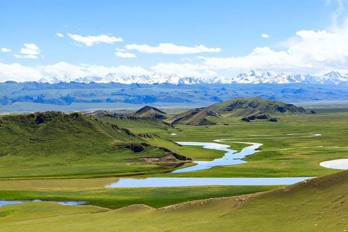 Tân Cương sở hữu nhiều cảnh sắc mê hoặc lòng người. (Ảnh: Fantasea)