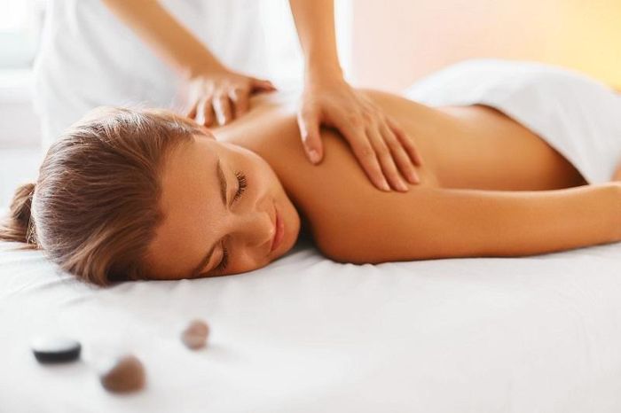 Massage toàn thân tăng cường miễn dịch cho người mắc hội chứng DiGeorge.