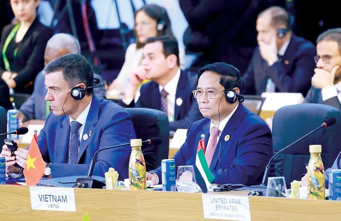 Thủ tướng Phạm Minh Chính dự và phát biểu tại Phiên thảo luận “Cuộc chiến chống đói nghèo” của Hội nghị thượng đỉnh G20. Ảnh: TTXVN