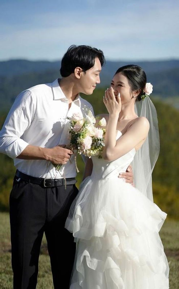 Trong một lần sang Hàn du lịch, Khang Thụy chính thức ra mắt gia đình bạn trai. Buổi gặp gỡ không có gì trở ngại, cô được bố mẹ Sang Yong chăm sóc chu đáo.