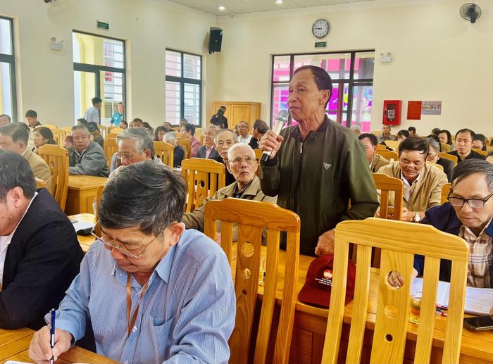 Cử tri phát biểu ý kiến