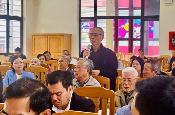 Cử tri phát biểu ý kiến
