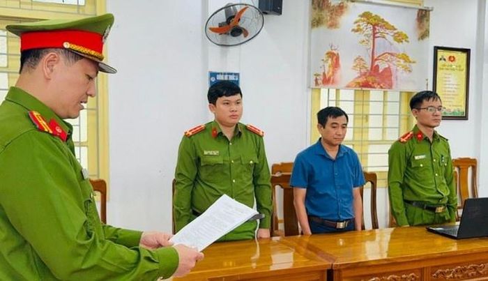 Cơ quan CSĐT thi hành lệnh bắt bị can để tạm giam đối với Vũ Xuân Nghiêm.