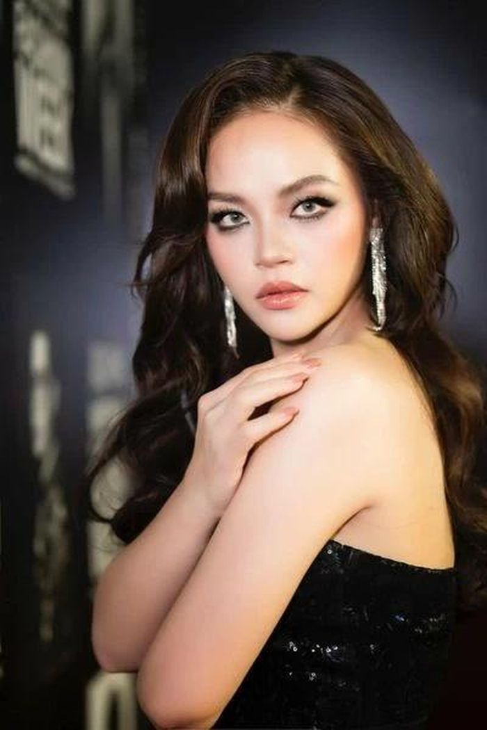Thu Quỳnh gợi cảm hết nấc.