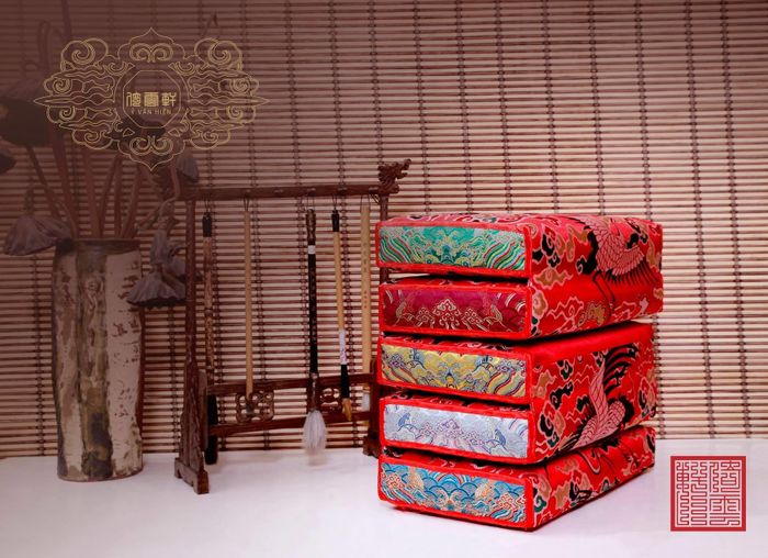  Sản phẩm gối xếp dựa của Ỷ Vân Hiên. 