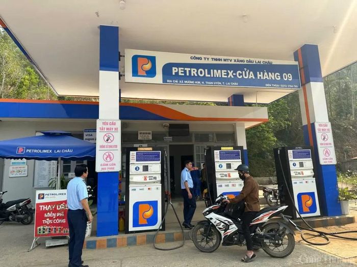 Thường xuyên kiểm tra việc thực hiện qui định pháp luật trong kinh doanh mặt hàng xăng dầu