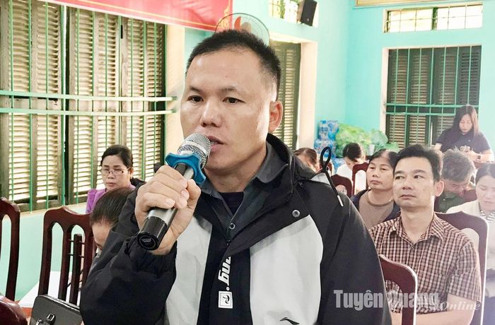 Cử tri xã Kiến Thiết (Yên Sơn) phát biểu ý kiến. Ảnh: MInh Thủy