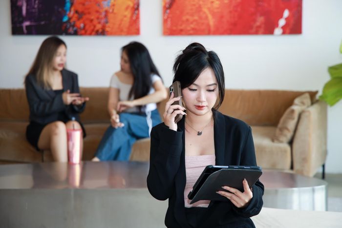  Các doanh nghiệp nỗ lực giữ chân nhân sự, quyết tâm không tuyển mới trước Tết Nguyên đán. Ảnh minh họa: Phương Lâm.