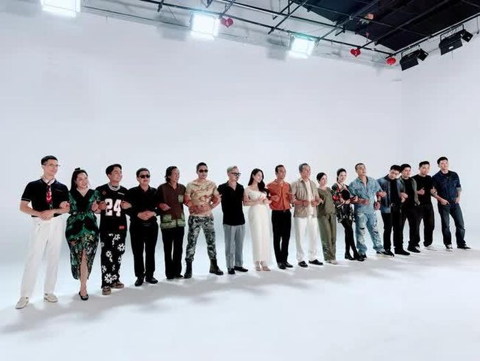 Dàn diễn viên phim "Độc đạo" (Ảnh: FBNV)