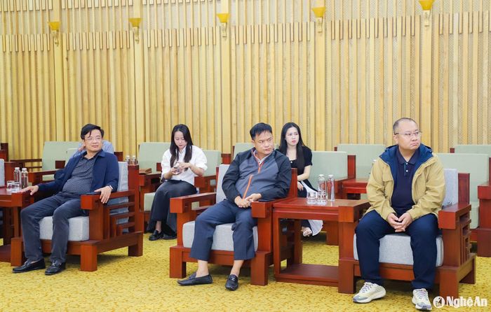 Lãnh đạo Tập đoàn Luxshare - ICT và Công ty Cổ phần xây dựng Hợp Lực tham dự buổi làm việc. Ảnh: Phạm Bằng