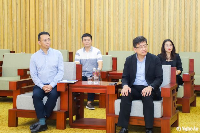 Lãnh đạo Tập đoàn Luxshare - ICT và Công ty TNHH VSIP Nghệ An tham dự buổi làm việc. Ảnh: Phạm Bằng