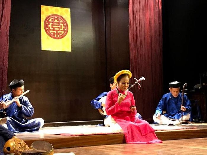 Ca Huế Thanh Tâm và nhóm nhã nhạc Huế Phú Xuân