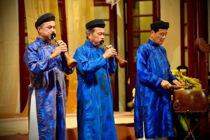 Nhóm nhã nhạc Huế Phú Xuân