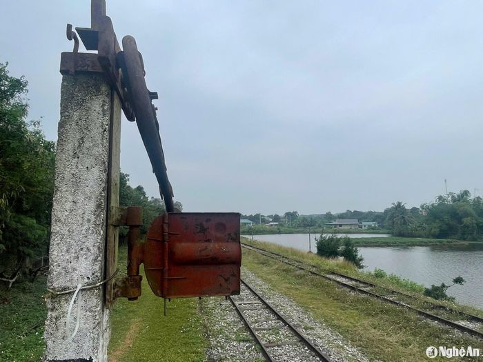 Cảnh tượng hiu hắt là điều dễ nhận thấy dọc tuyến đường sắt này. Ảnh: Tiến Đông