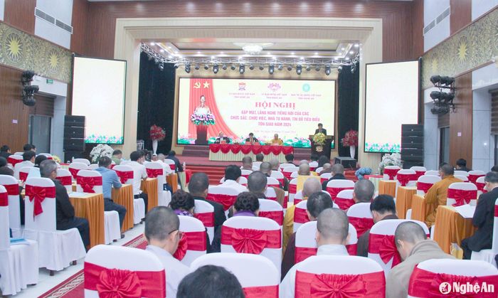 Quang cảnh hội nghị gặp mặt. Ảnh: Mai Hoa