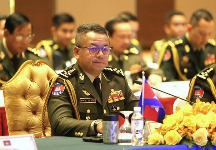  Phó Thủ tướng, Bộ trưởng Quốc phòng Campuchia Tea Seiha phát biểu tại cuộc gặp. (Ảnh: Hoàng Minh/TTXVN) 