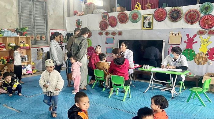 Khám sức khỏe giúp phát hiện sớm khuyết tật ở học sinh.