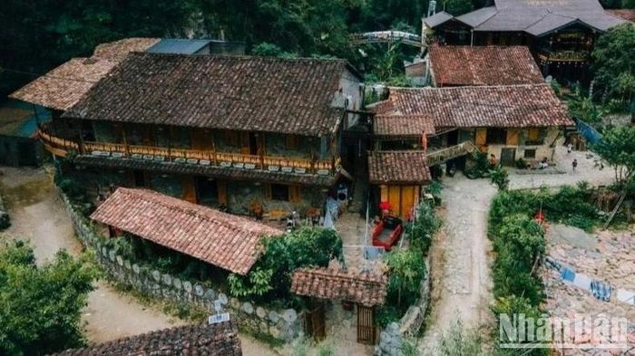 Làng đá Khuổi Ky (Trùng Khánh) ngôi làng được lựa chọn xây dựng du lịch cộng đồng hướng đến phát triển du lịch xanh.