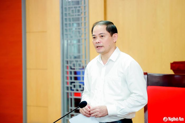 Ủy viên Thường trực, Trưởng ban Pháp chế HĐND tỉnh Phạm Thành Chung kết luận hội nghị. Ảnh: Thành Duy