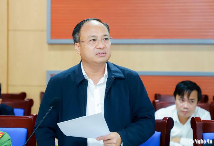 Giám đốc Sở Nội vụ Nguyễn Viết Hưng đã giải trình làm rõ các nội dung liên quan. Ảnh: Thành Duy
