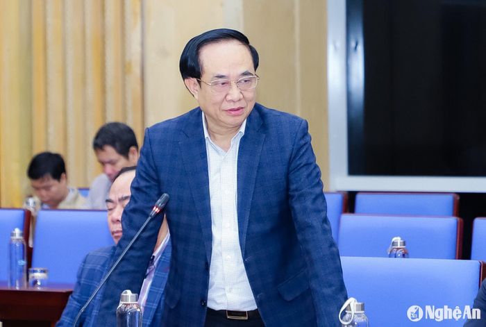 Giám đốc Sở Lao động -TB&amp;XH Đoàn Hồng Vũ phát biểu tại phiên họp. Ảnh: Phạm Bằng