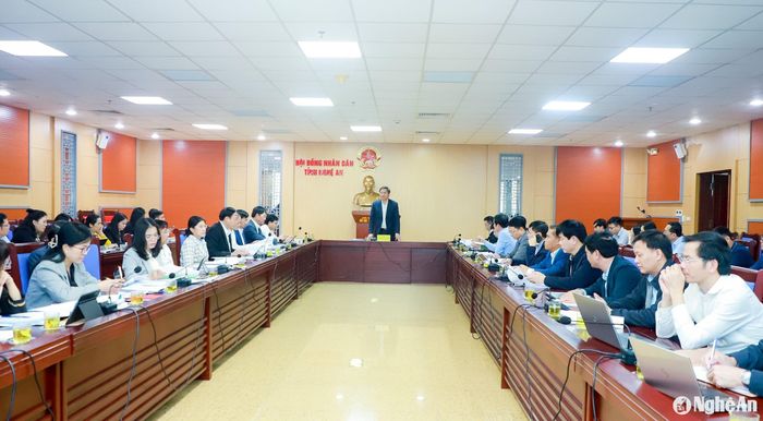 Quang cảnh phiên thẩm tra của Thường trực HĐND tỉnh Nghệ An. Ảnh: Thành Duy