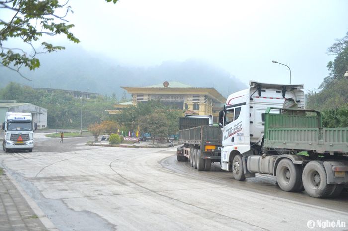 Cửa khẩu quốc tế Nậm Cắn, huyện Kỳ Sơn những ngày cuối năm. Ảnh: Văn Trường