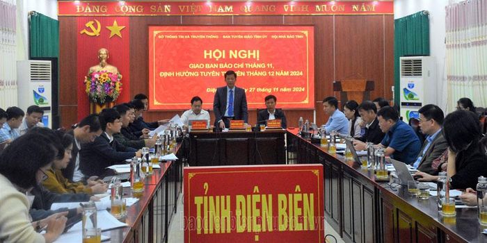Đồng chí Ngôn Ngọc Khuê, Phó Trưởng ban Tuyên giáo Tỉnh ủy phát biểu định hướng tuyên truyền.