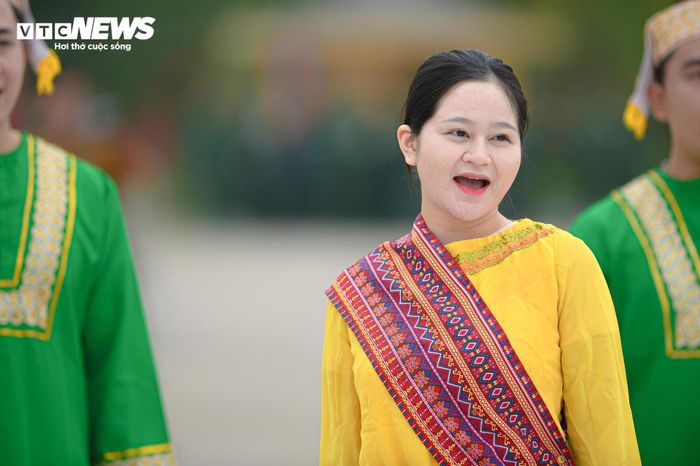Phần biểu diễn nghệ thuật hứa hẹn sẽ để lại nhiều dấu ấn với người xem bởi các phần thể hiện mang đậm nét văn hóa Việt Nam như cây tre, làn điệu quan họ, múa dân gian...