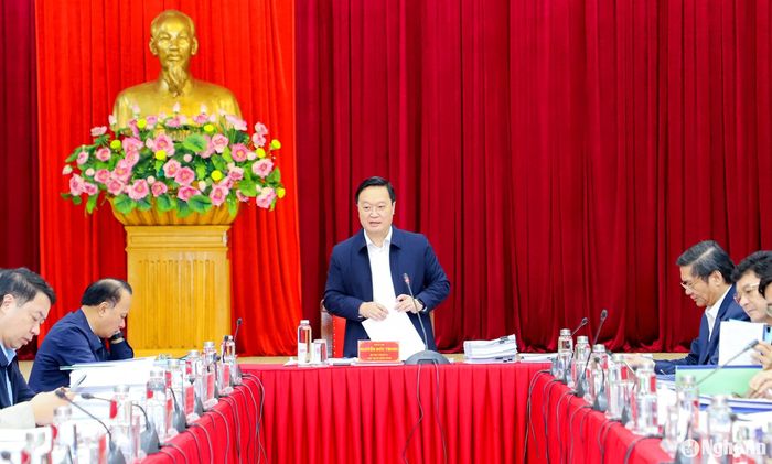 Bí thư Tỉnh ủy, Chủ tịch UBND tỉnh Nguyễn Đức Trung kết luận nội dung phiên họp. Ảnh: Phạm Bằng