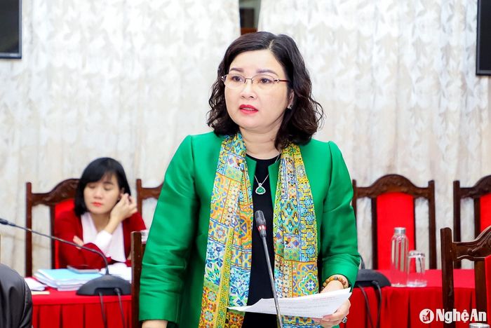 Trưởng ban Tuyên giáo Tỉnh ủy Nguyễn Thị Hồng Hoa phát biểu thảo luận vào dự thảo Đề án. Ảnh: Phạm Bằng