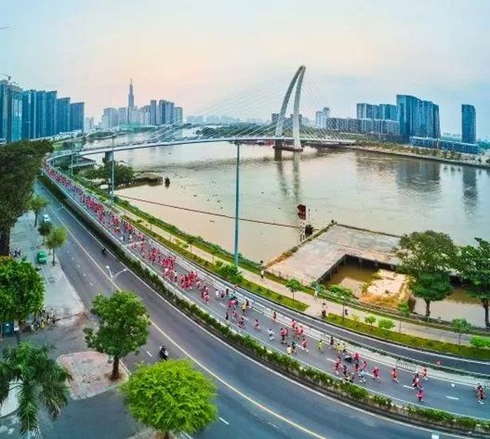Giải Marathon quốc tế TP.HCM Techcombank trải qua những cung đường rất đẹp - Ảnh: BTC