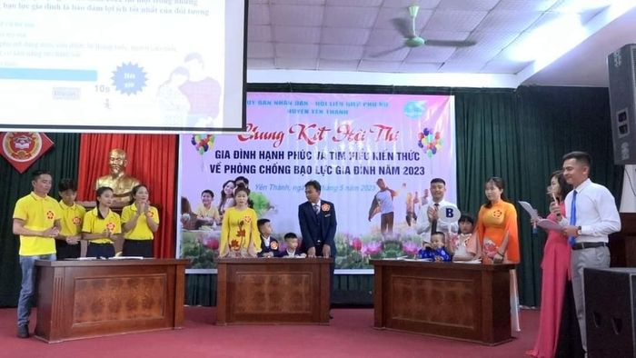Chung kết Hội thi Gia đình hạnh phúc và tìm hiểu kiến thức về phòng, chống bạo lực gia đình năm 2023 tại huyện Yên Thành. Ảnh: CSCC