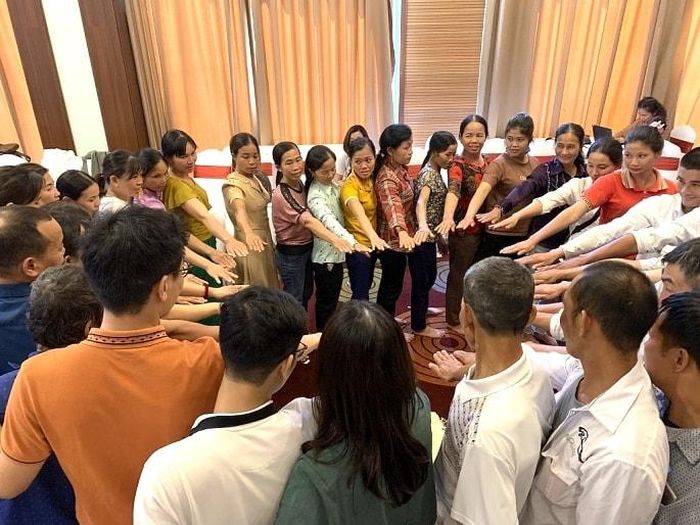 Những hội thảo Dự án “Nâng cao năng lực cán bộ và nhận thức người dân trong việc cải thiện tiếp cận dịch vụ hỗ trợ cho phụ nữ và trẻ em chịu ảnh hưởng bởi bạo lực giới” tổ chức đã thay đổi nhiều gia đình. Ảnh: CSCC
