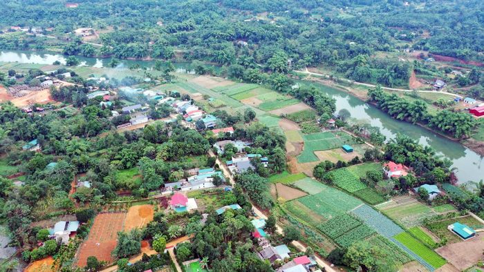  Miền quê trù phú bên dòng Ngòi Bo. 