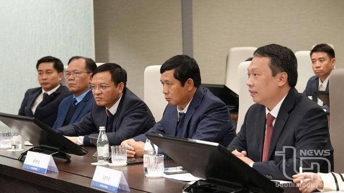 Đồng chí Chủ tịch UBND tỉnh Nguyễn Huy Dũng tại buổi làm việc.